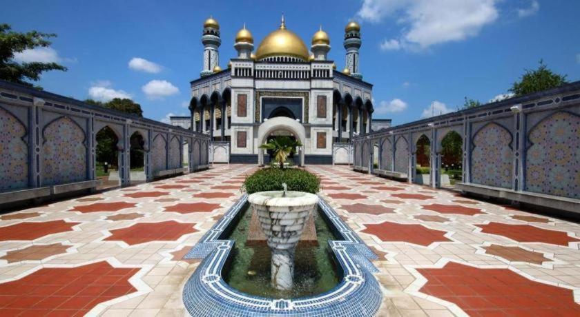 Traders Inn Brunei Бандар-Сери-Бегаван Экстерьер фото