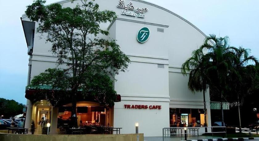 Traders Inn Brunei Бандар-Сери-Бегаван Экстерьер фото